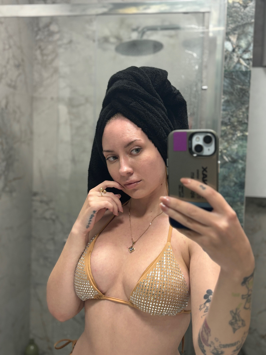 Nude girl KateV in Bansi