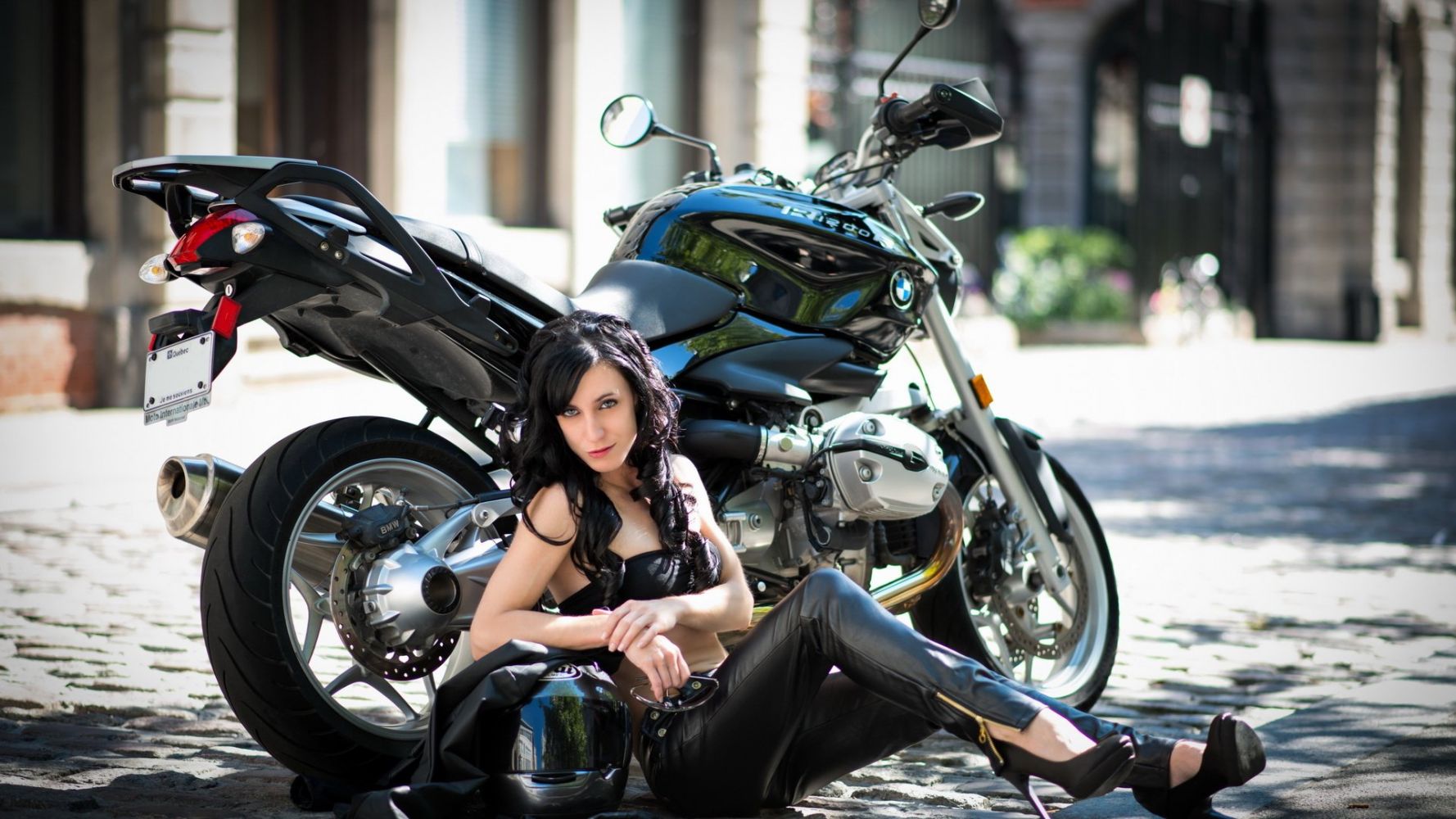 European women on bikes in Bansi