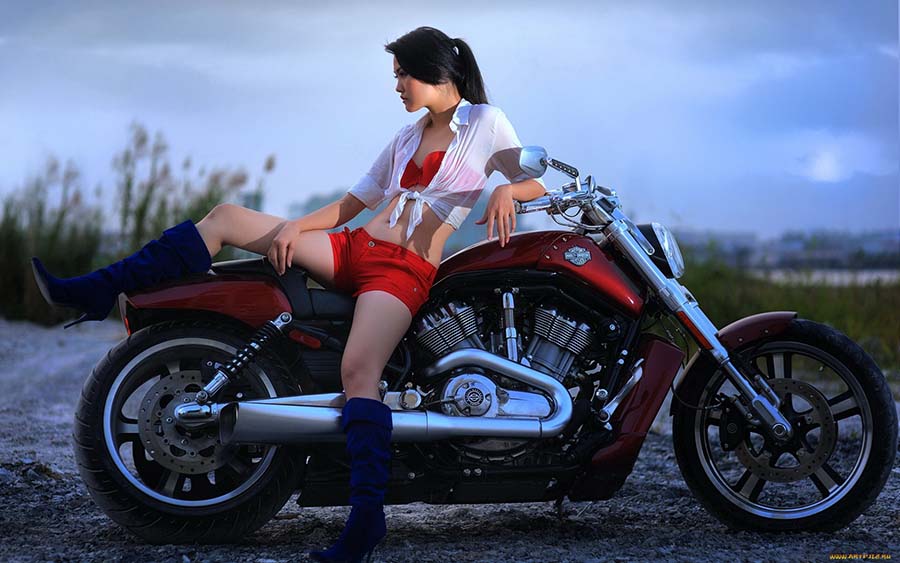 Beautiful girls and motorcycles in Bansi