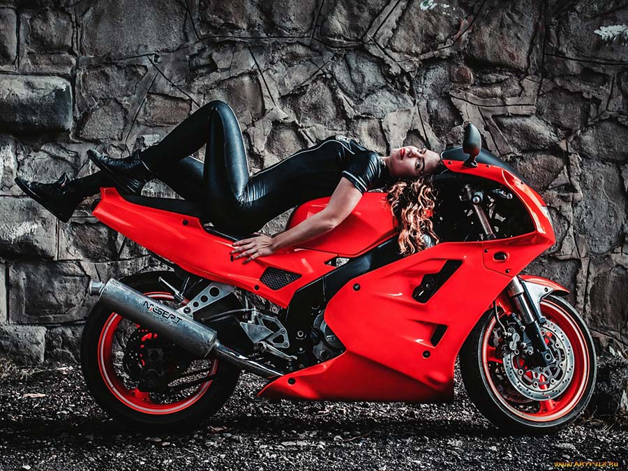 Beautiful girl Beautiful girls and motorcycles in Bansi