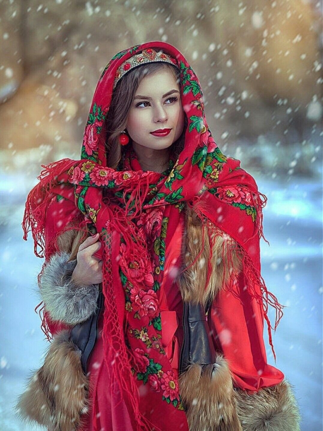 Beautiful girl Women in Slavic costumes in Bansi