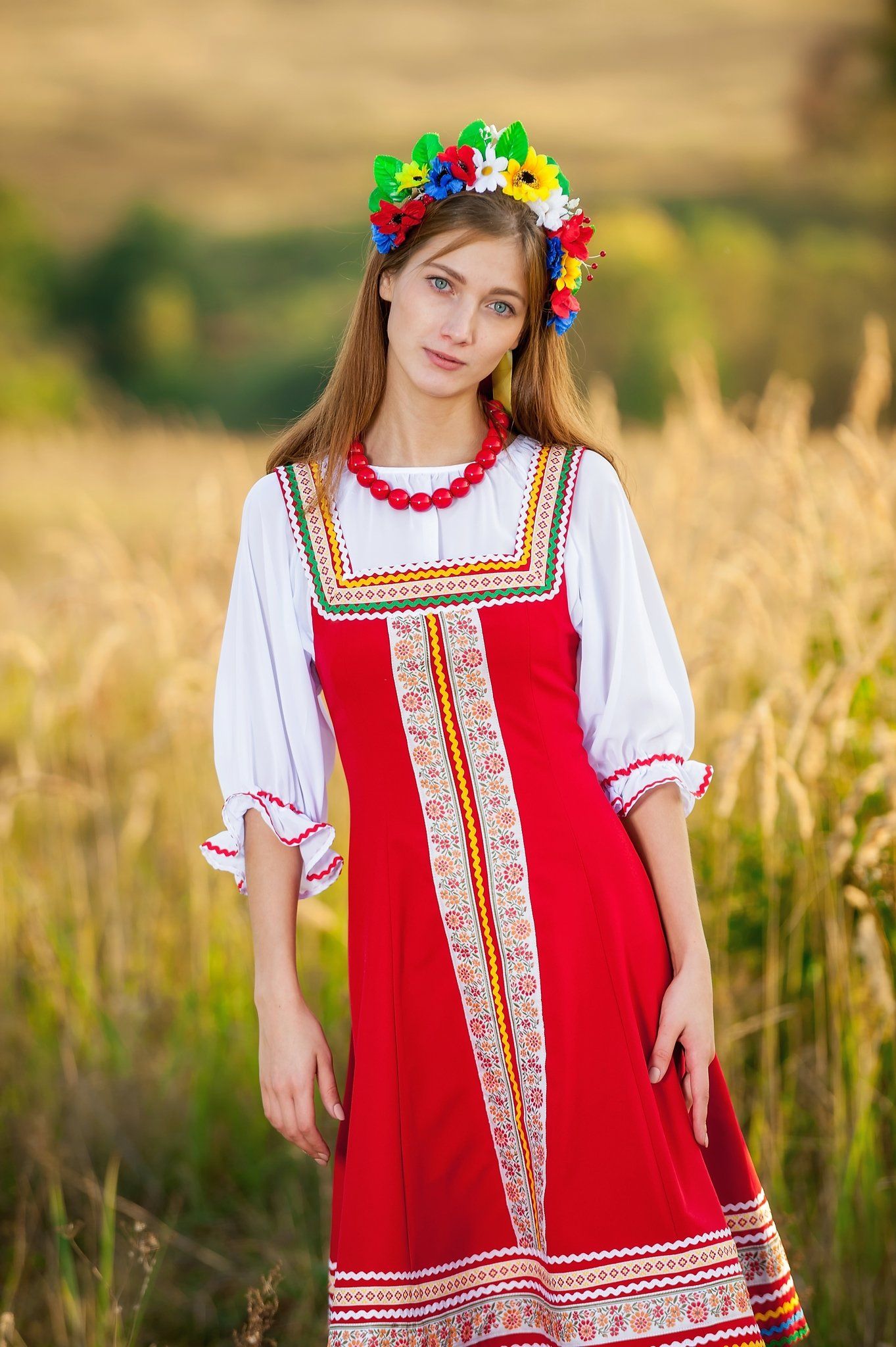 Women in Slavic costumes in Bansi