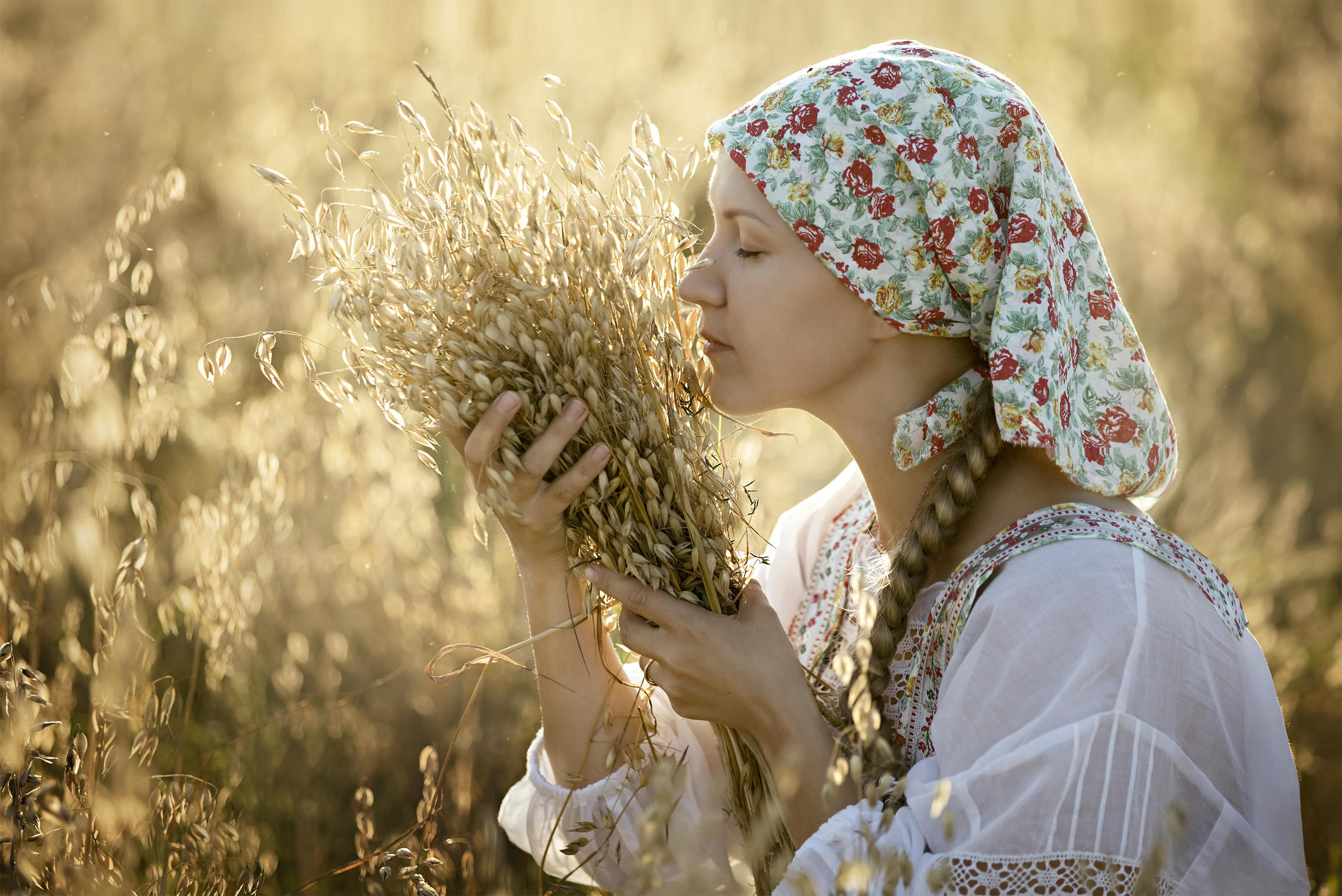 Photo Women in Slavic costumes in Bansi