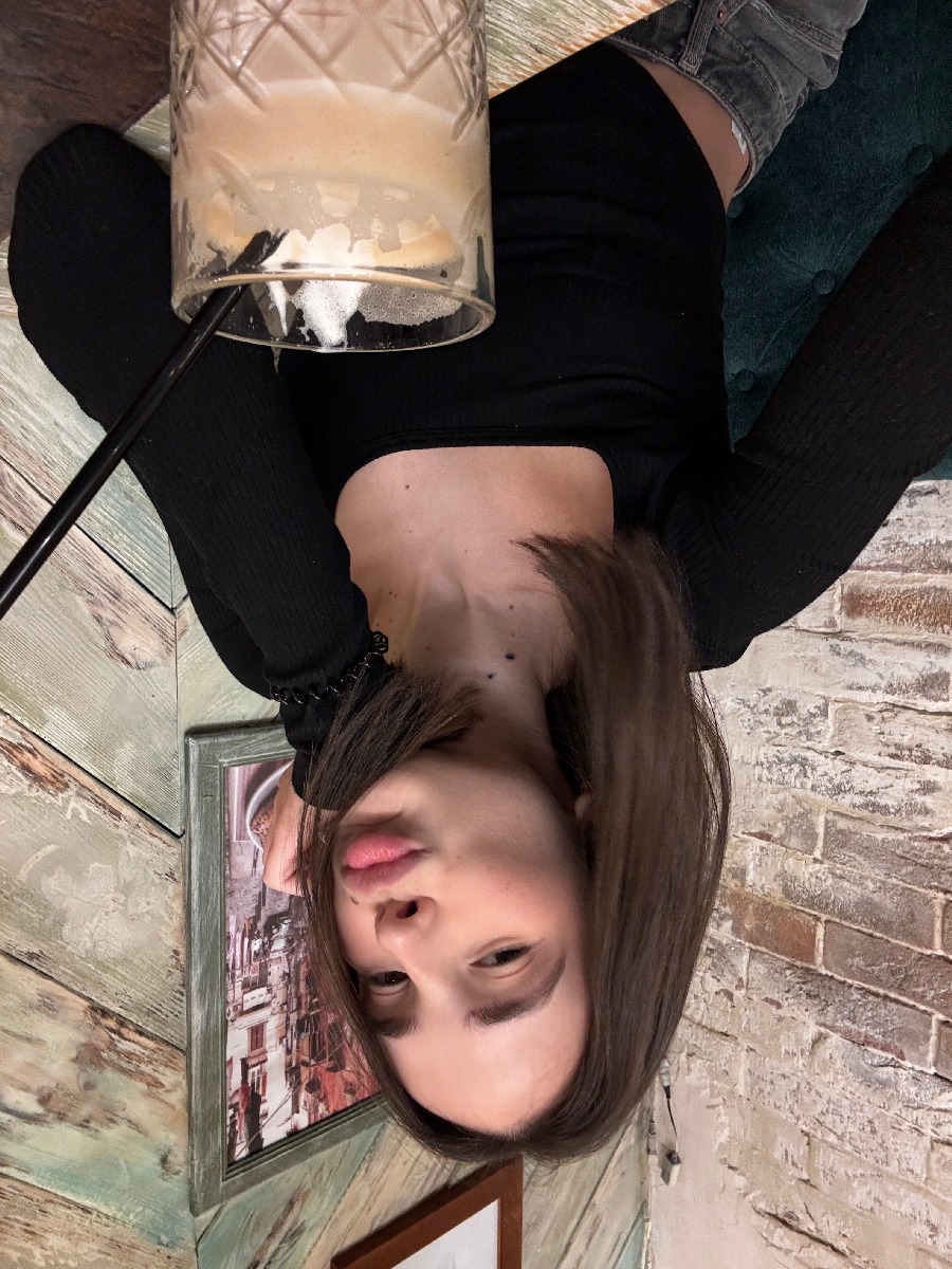 Fresh photos, fresh mood — Tina online in Bansi